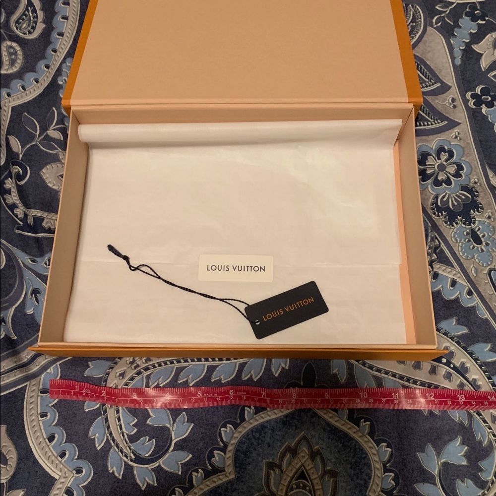Box new - Picture 2 of 2
